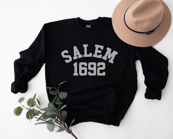 Salem Sweatshirt, Fall Crewneck, Witch Sweatshirt, Witchy Aesthetic Clothing, Halloween Sweatshirt, Spooky Season Sweatshirt, Retro Fall Top