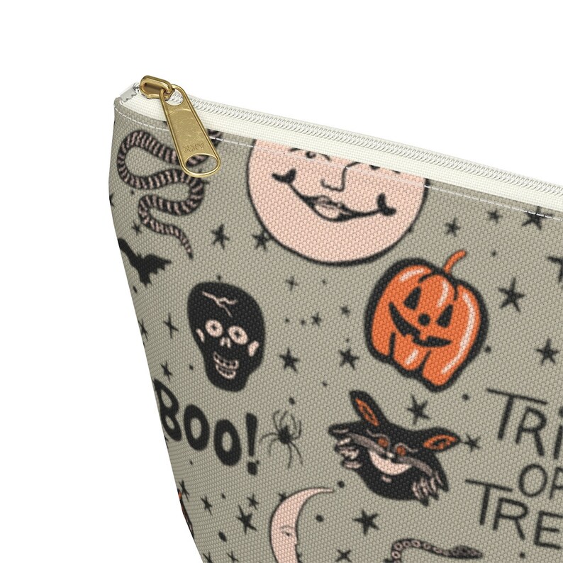 Retro Halloween Bag, Halloween Doodles Makeup Bag, Spooky Bag, Fall Season Pouch, Halloween Makeup Bag, Horror Cosmetic Bag, Goth Girl Gifts White