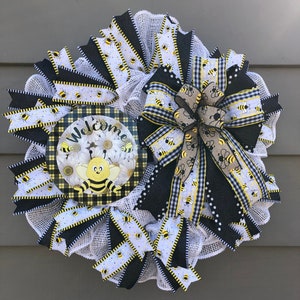 Summer Wreath, Bee Wreath, Farmhouse Wreath, Summer Decor, Housewarming Gift, Spring Wreath, Bright Summer Wreath, Bee Decor, Bee Sign