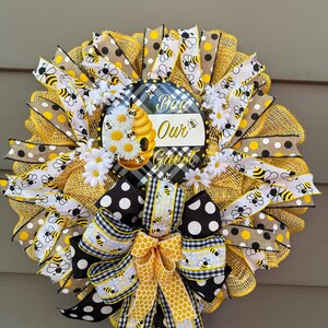 Summer Wreath, Fall Wreath, Bee Wreath, Farmhouse Wreath, Summer Decor, Housewarming Gift, Spring Wreath, Bright Summer Wreath, Bee Decor