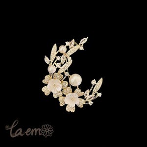 Authentic Pearl Brooch /Freshwater Pearl Brooch /Zirconia brooch / Gift for her /Jewelry for Special Occasions/EG-01