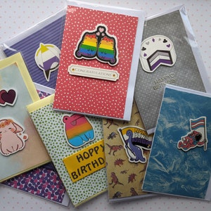 Tarjetas de felicitación LGBT únicas en blanco con calcomanías removibles: variedad de diseños: cumpleaños, aniversarios y bodas