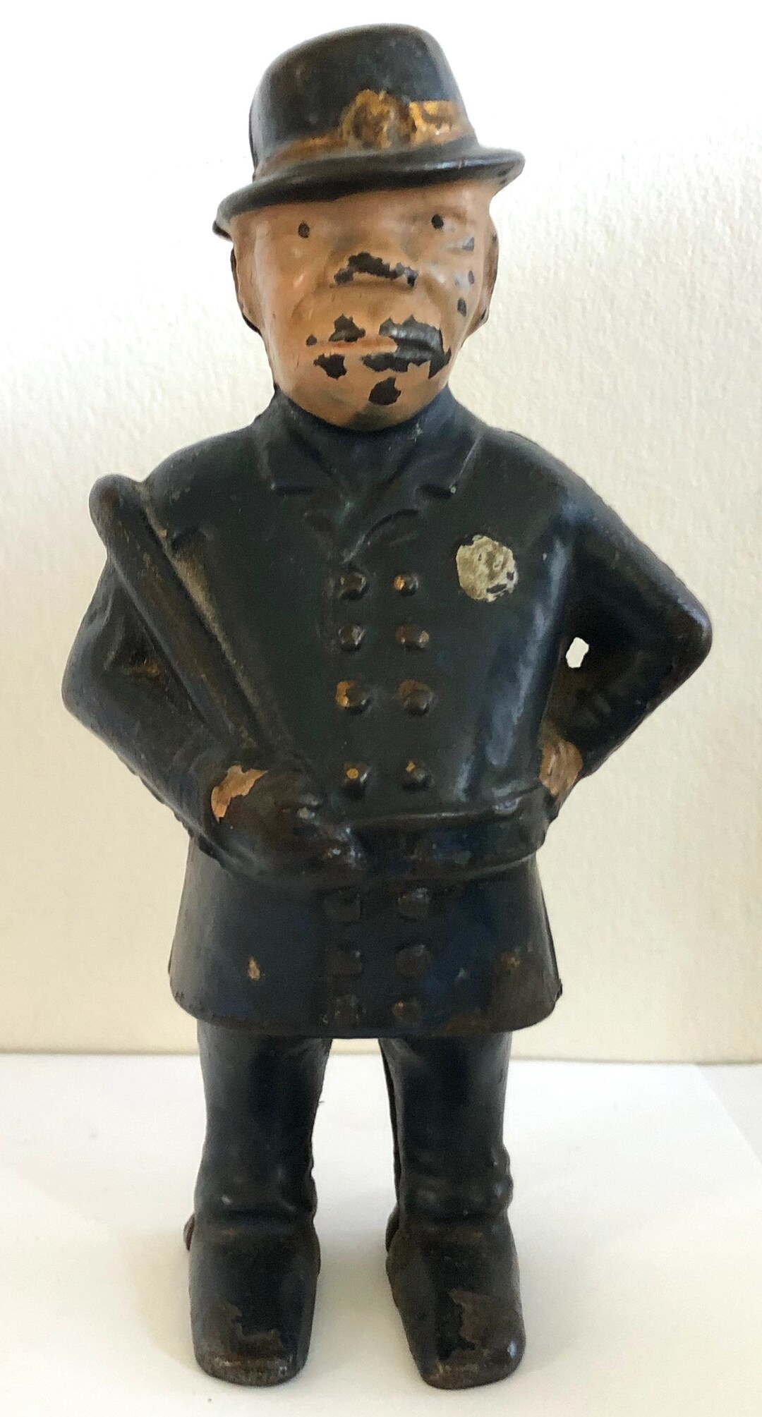 Circa 190532 Hubley or A.C. Williams Original mulligan policeman Cast