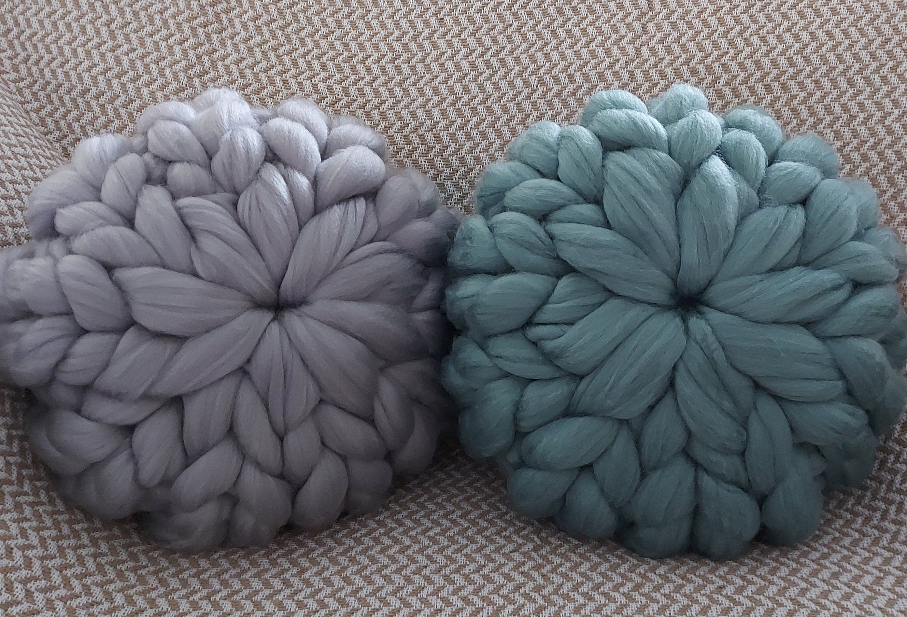 Chunky knit round cushion Etsy