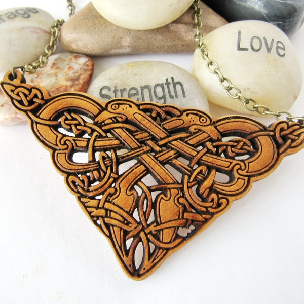 Collier pendentif serpent celtique entrelacs bois de cerisier découpé au laser et gravé Viking nordique