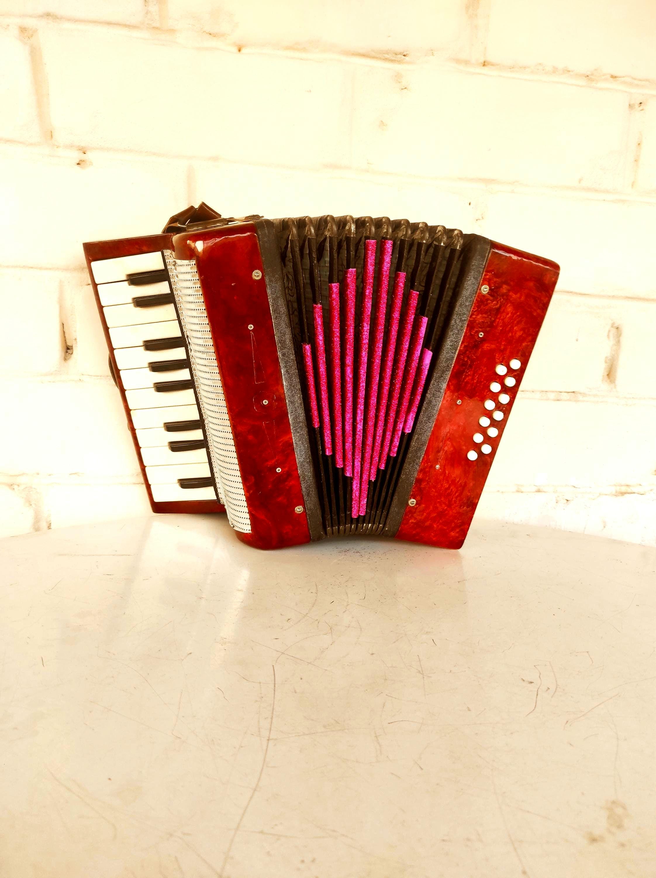 ハンス・ハグラー　木彫　アコーディオン奏者　スイス製　アンティーク　ビンテージ Bandoneon vintage - Etsy 日本