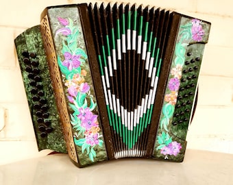 accordion,accordion instrument,accordion pendant,accordion marichka,Soviet accordion