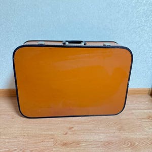Radziecka walizka Antyczna czerwona walizka Vintage Torba podróżna Vintage ZSRR Made Bagaż Kartonowa walizka Wystrój rustykalny