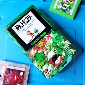 Zielony Gameboy Color w stylu Venusaur z laminowanym wyświetlaczem Q5 i podświetlanym logo zmieniającym kolor