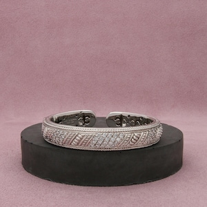 Judith Ripka Sterling Silber Pave Diamonique CZ Klapparmband Größe 16,5 cm