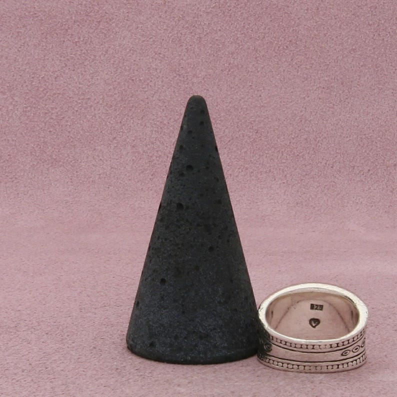 Anillo de plata de ley Brighton con banda de puros con diseño floral de puntos, talla 6 imagen 3