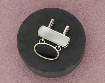 sterling silver mother of pearl and onyx pendant