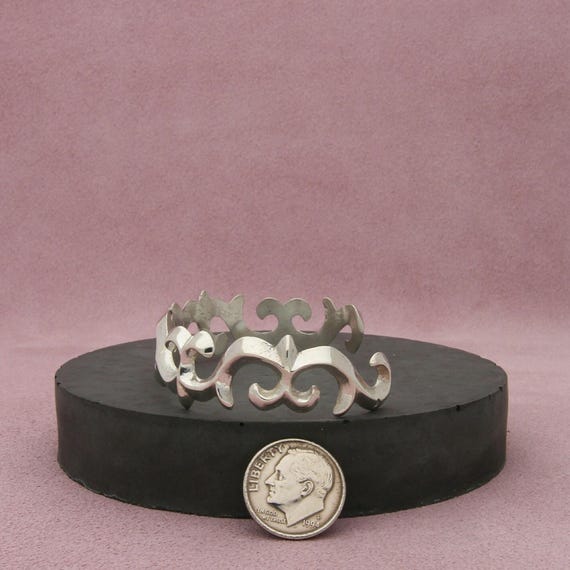 ブレスレット・バングル Vintage NAVAJO Sandcast Bracelet Special Vintage Navajo Silver and Turquoise Sand Cast Bracelet