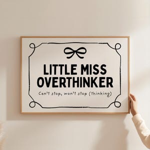 Kleine Fräulein Overthinker Druck Coquette Dekor College Wohnheim Dekor Für Mädchen Dopamin Motivations Poster Ästhetisch Girly Wohnung Dekor Geschenk
