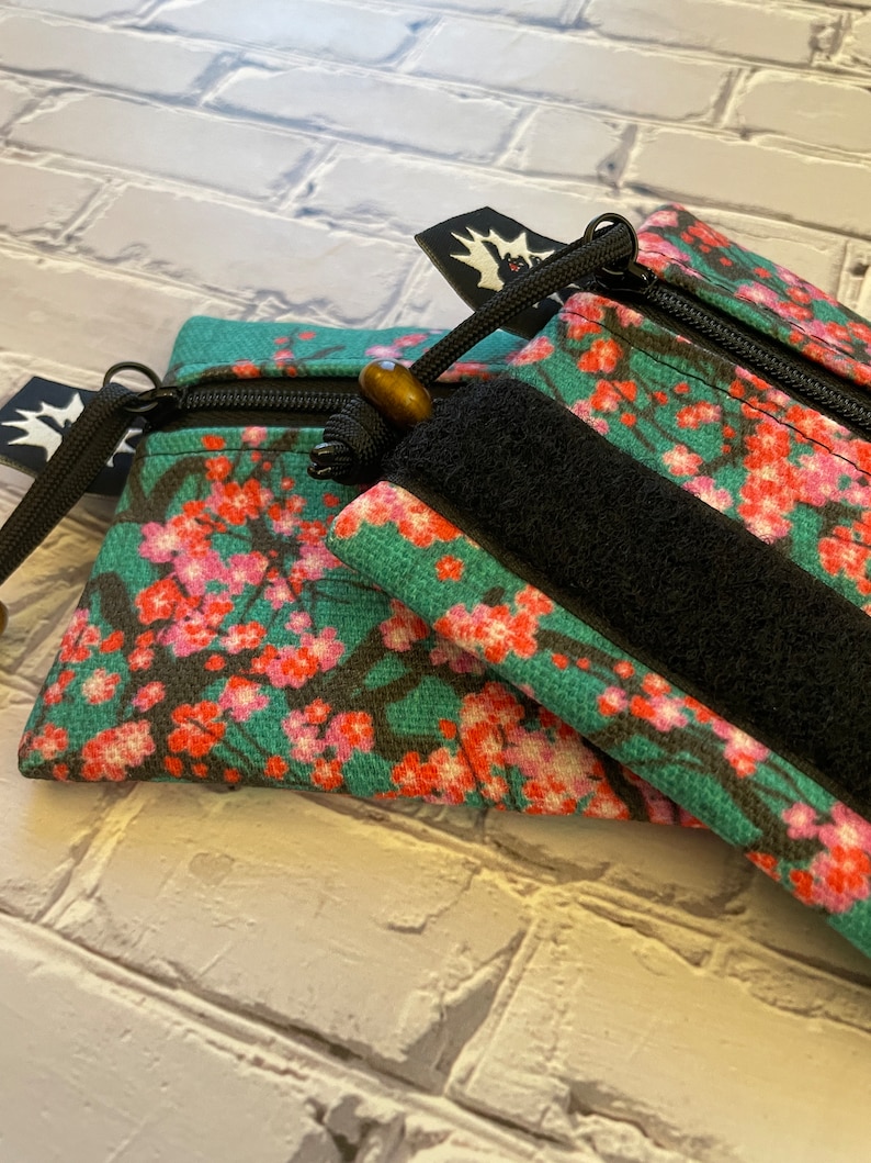 Borsa EDC in tela cerata / Mini borsa / Piccolo portafoglio con cerniera / Borsa da trasporto quotidiano / Borsa con gancio e passante / Attrezzatura EDC / Fiori di ciliegio immagine 6