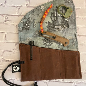 Rouleau d’outils EDC | Pochette à outils en toile cirée | Tous les jours, transportez des | | de l’organisateur de poche Rouleau de couteau | Écran de vidage de poche Hank | Carte au trésor