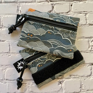 Bolsa EDC de lona encerada / Minibolsa / Billetera pequeña con cremallera / Bolso de transporte diario / Bolsa con velcro / Equipo EDC / Barras de viento Ocean Waves Moon