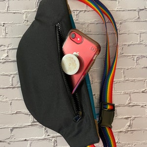 Plus Size Waist Bag 2x 3x 4x 5x 6x Fanny Pack Aqua Water Proof Sport bag Reflective Safety Stripe Cute Retro Hip Bag Unisex Sling Rainbow with Black