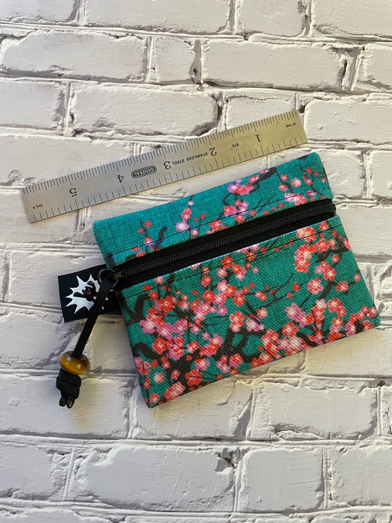 Borsa EDC in tela cerata / Mini borsa / Piccolo portafoglio con cerniera / Borsa da trasporto quotidiano / Borsa con gancio e passante / Attrezzatura EDC / Fiori di ciliegio immagine 5