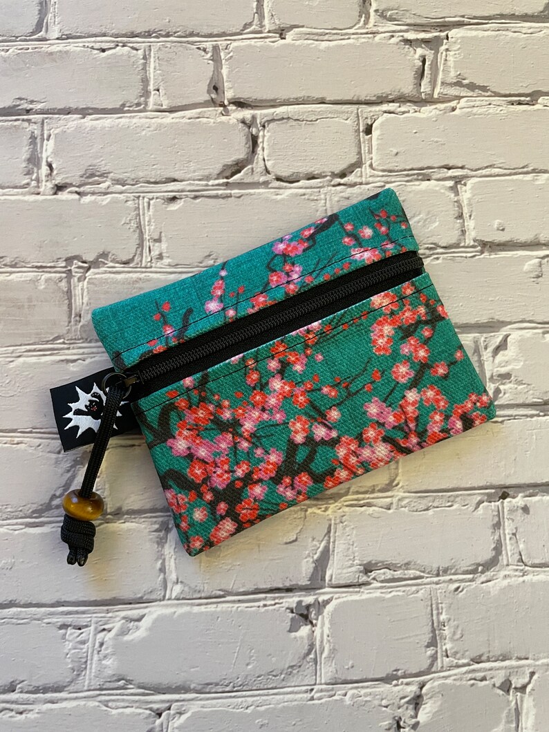 Borsa EDC in tela cerata / Mini borsa / Piccolo portafoglio con cerniera / Borsa da trasporto quotidiano / Borsa con gancio e passante / Attrezzatura EDC / Fiori di ciliegio immagine 7