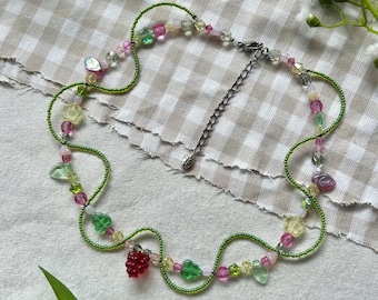 ketting met bessenvelden