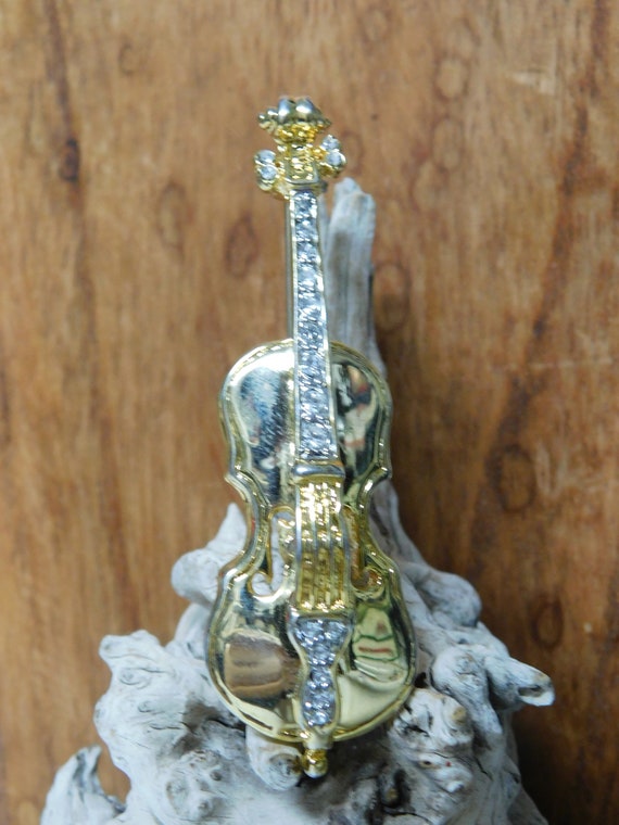 Violin Pin in Gold Tone with Clear Rhinestones - image 4