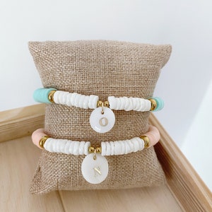 Heishi pearl and shell bracelet to personalize with initial - B a t z collection