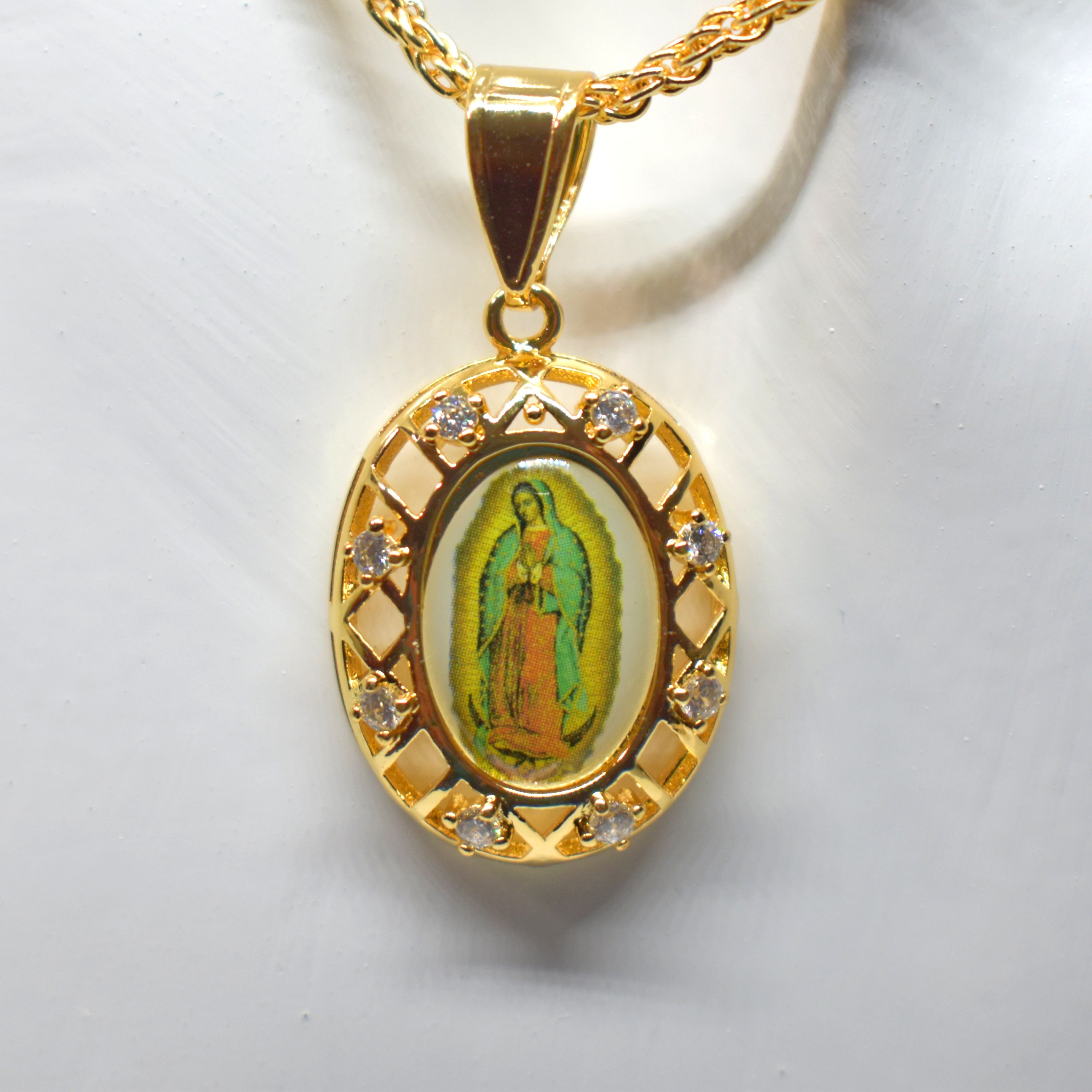 Virgin Mary Charm Necklace Gold Plated Catholic Necklace Etsy.de