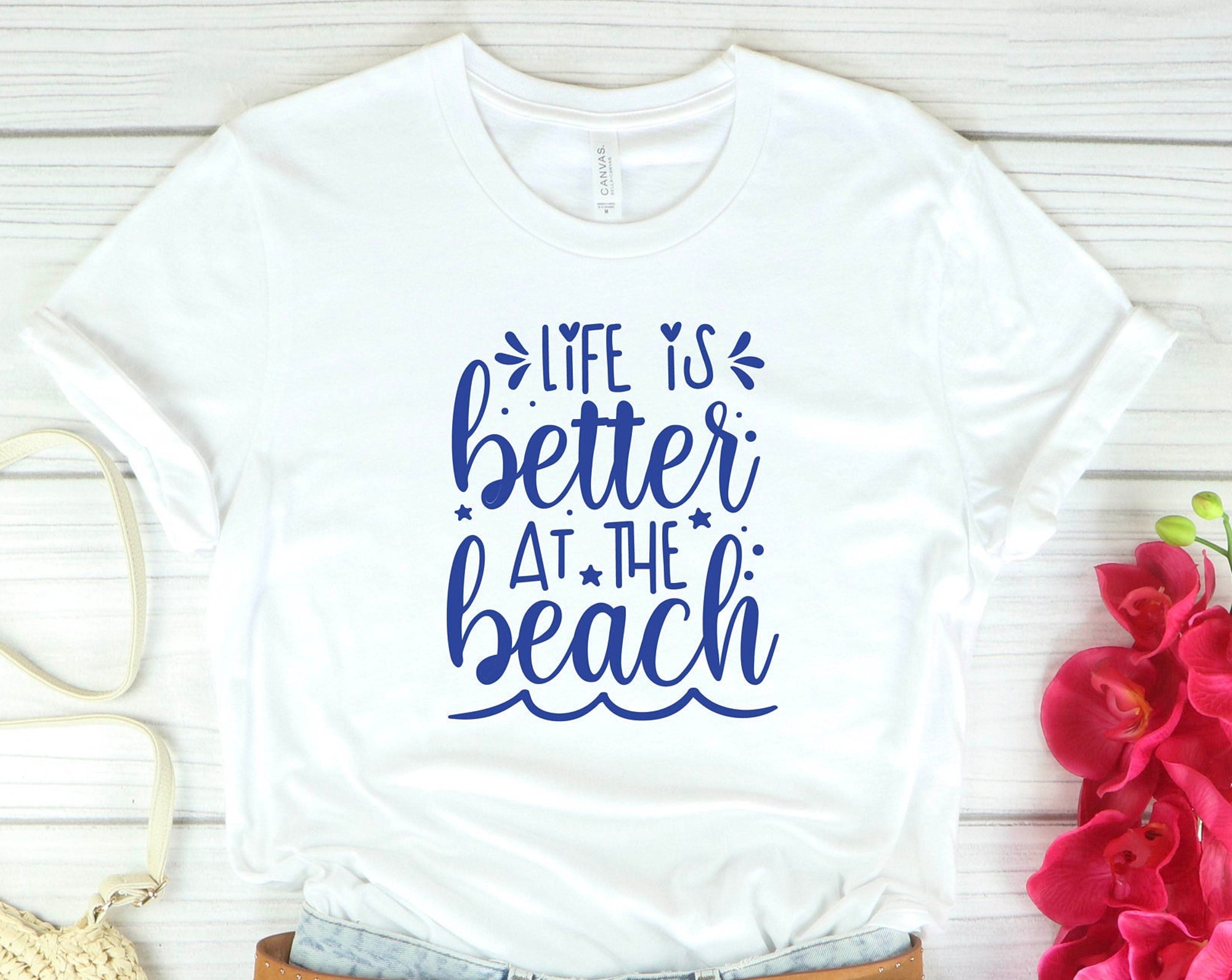 Discover Sommer Urlaubs Life Is Better At The Beach T-Shirt