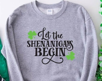 HAPPY GO LUCKY SWEATSHIRT A 245 RAINBOW ST PATRICKS DAY Sweatshirt