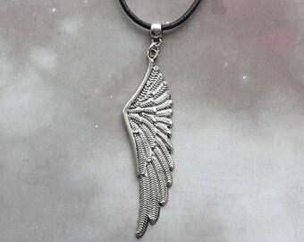 925 Sterling Silver filigree /& Garnet art nouveau Bat wings pendant gothic exquisitely etherial fairy hippy delicate romantic vampire goth