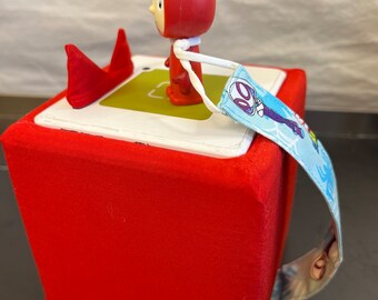 Custom tether for children’s MP3 player, such as Toniebox.