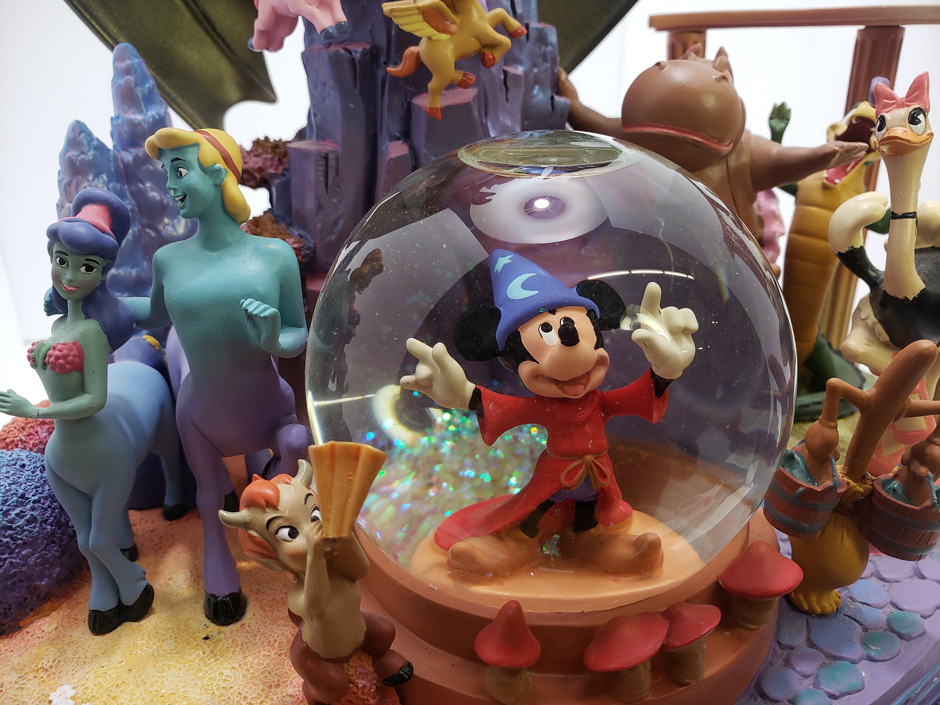 Disney snow globe 魔法使いの弟子ミッキー フィギュア