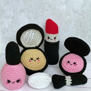 Makeup Compact and Blush Crochet Pattern, Amigurumi Makeup Pattern image 4