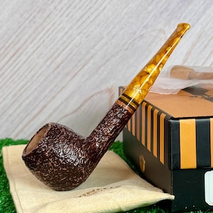 Savinelli Miele 207 Apple, UNSMOKED, in Box w/ Tamper.  Nice Rusticaiton and beautiful stem.  One of the few straight Apples by Savinelli!