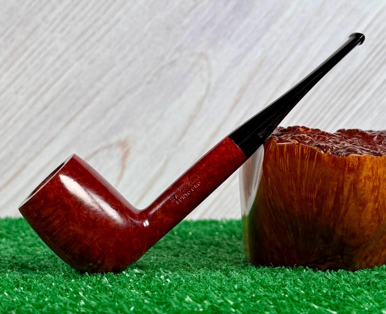 Savinelli Punto Oro 702 Smooth Billiard, Red Stain High-Tier Briar Pipe, Hand Cut Vulcanite Stem