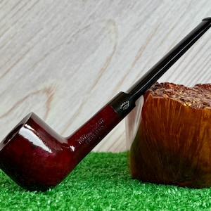 Unsmoked Royal Ascot Featherweight Pot Vintage Pipe. Algerian Briar In A Deep Red Smoth Finish & Saddle Stem c1950’s-1970’s Italy