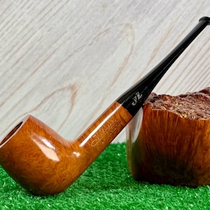Beautiful 1934-1974  J. Waille Gentleman Super 605 Billiard (UNSMOKED) Algerian Briar! Excellent Styling in MINT Condition. Aged 50 + Years.