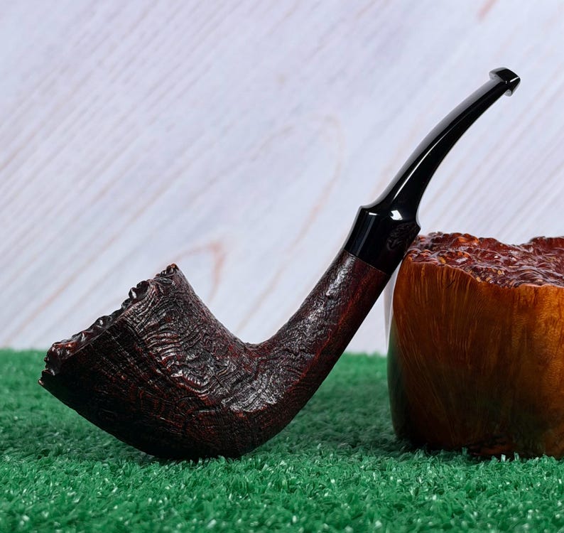 Tsuge Mizki 943 Sandblasted Burl Plateaux Rim Bent Dublin Estate Pipe in Superb Condition