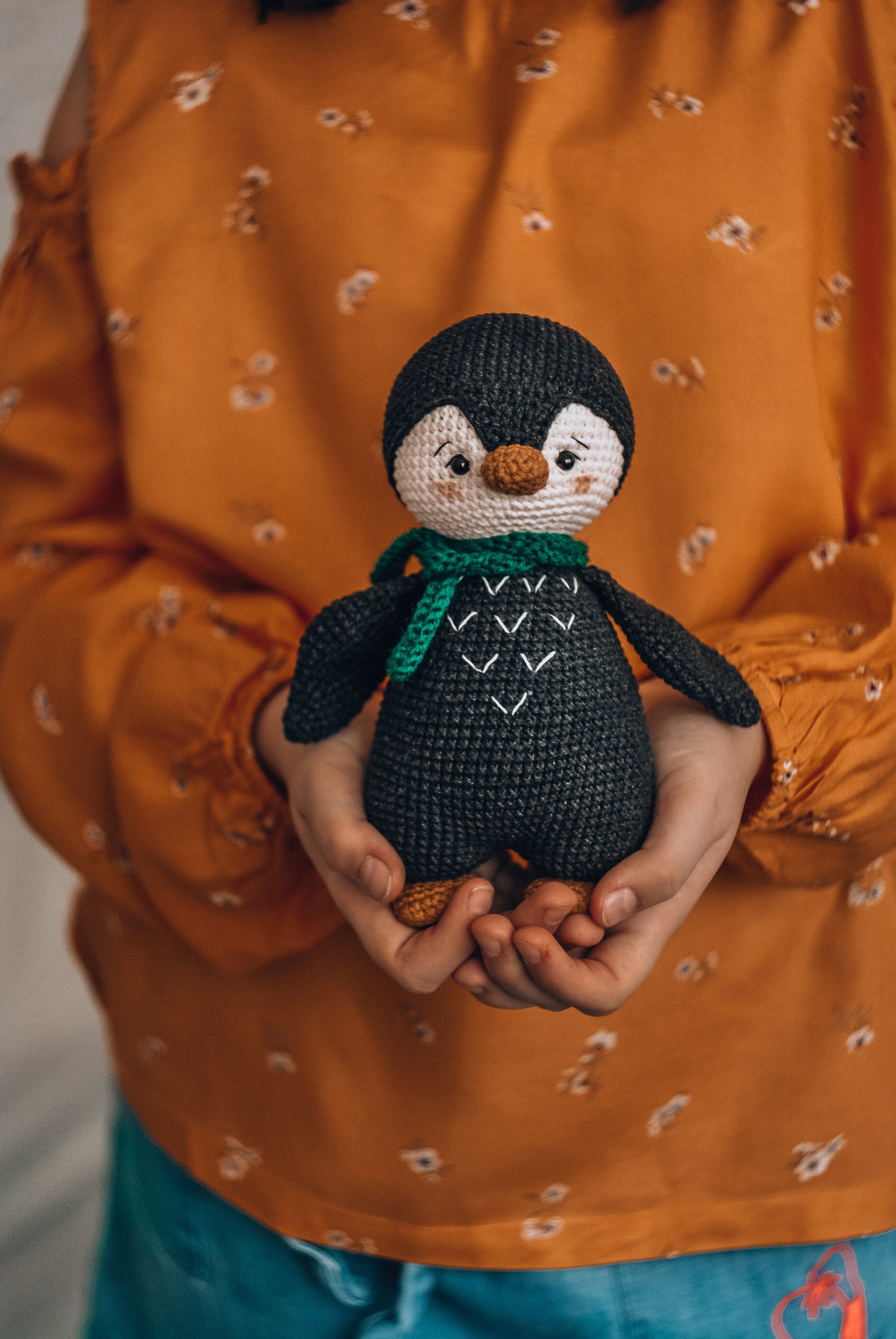 Penguin crochet pattern. Amigurumi penguin. Crochet toy pattern.