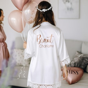 Braut Kimono Satin mit Spitze, Personalisierter Bridal Robe, Morgenmantel für Hochzeit, Getting Ready, Braut Bademantel, JGA Geschenk