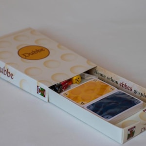 Dubbe: ¡el juego en la mesa de los habituales! juego de cartas con truco