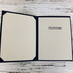 Carte de remise des diplômes en français faite main, Félicitations, Carte de remise des diplômes en français, Carte de félicitations, Carte avec capuchons de mortier et pompons image 3