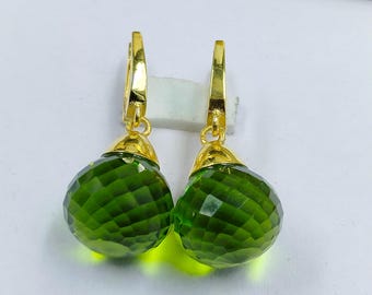 Orecchini pendenti con pietra peridoto, a forma di foglia di vite