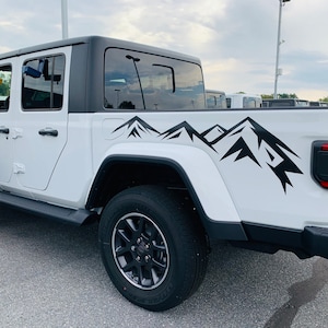Sticker Vinyl Decal Compatible with Jeep Gladiator JT 2019 2020 – present Rubicon Side Bed Mountains Off Road 4x4