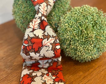 Vintage Necktie Fall Leaves Acorns Fall Foliage Clothing