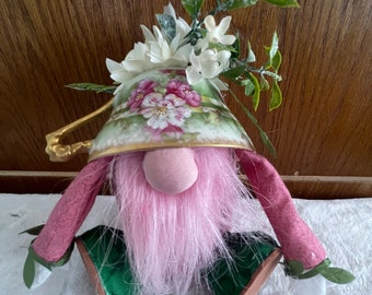 Tea cup gnome Pinkie