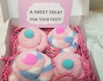 Fuzzy Sock Cupcake Gift: Cozy Women's Socks, Get Well Present
