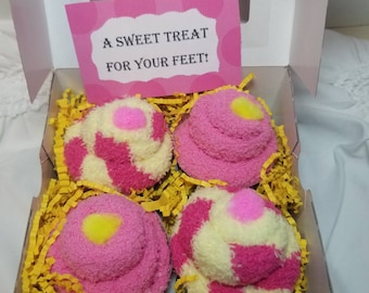 Fuzzy Sock Cupcake Gift: Cozy Women's Socks, Size 5-10