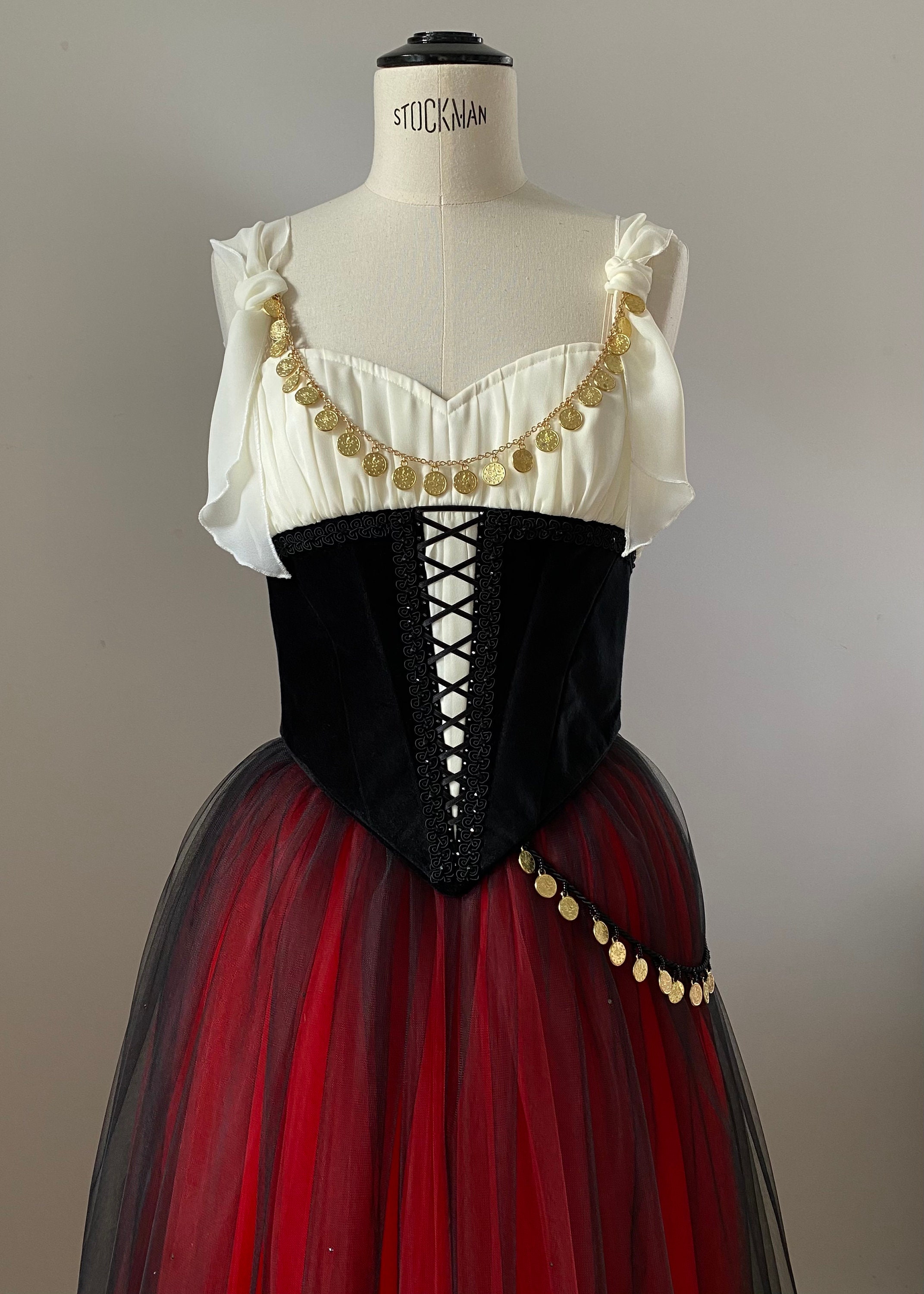 バレエ衣装★エスメラルダ、サタネラ 𝐌𝐚𝐤𝐨.𝐁𝐚𝐥𝐥𝐞𝐭𝐜𝐨𝐬𝐭𝐮𝐦𝐞 | エスメラルダ